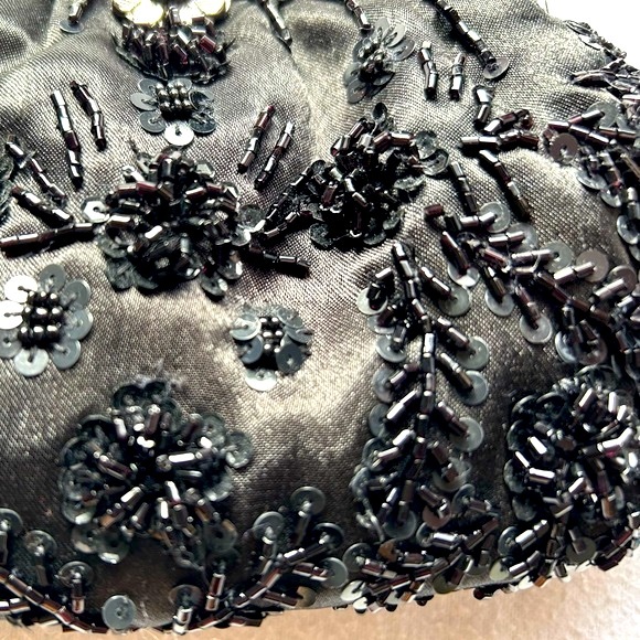 Vintage Beaded /Sequined Handbag Clutch Purse with 2 Detachable Chain Straps - Picture 7 of 11